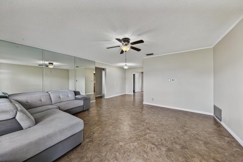 House in Pompano Beach, Florida 2 bedrooms, 97.36 sq.m. № 2190970 - photo 13