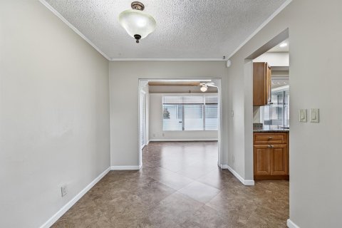 House in Pompano Beach, Florida 2 bedrooms, 97.36 sq.m. № 2190970 - photo 8