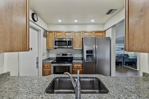 House in Pompano Beach, Florida 2 bedrooms, 97.36 sq.m. № 2190970 - photo 3
