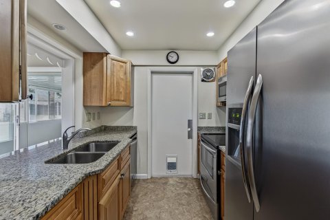 House in Pompano Beach, Florida 2 bedrooms, 97.36 sq.m. № 2190970 - photo 2