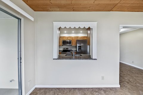 House in Pompano Beach, Florida 2 bedrooms, 97.36 sq.m. № 2190970 - photo 11