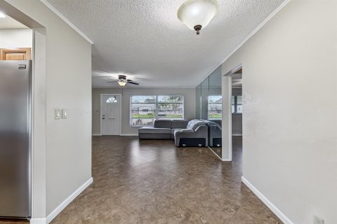 House in Pompano Beach, Florida 2 bedrooms, 97.36 sq.m. № 2190970 - photo 16