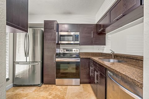 Touwnhouse à vendre à Oakland Park, Floride: 2 chambres, 90.86 m2 № 2078231 - photo 11