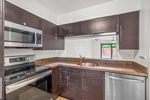 Touwnhouse à vendre à Oakland Park, Floride: 2 chambres, 90.86 m2 № 2078231 - photo 10