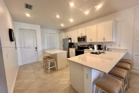 Condo in Ave Maria, Florida, 2 bedrooms  № 1865177 - photo 2