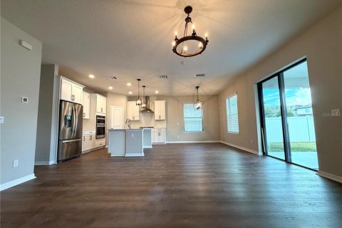 House in Orlando, Florida 4 bedrooms, 178.84 sq.m. № 2414091 - photo 8