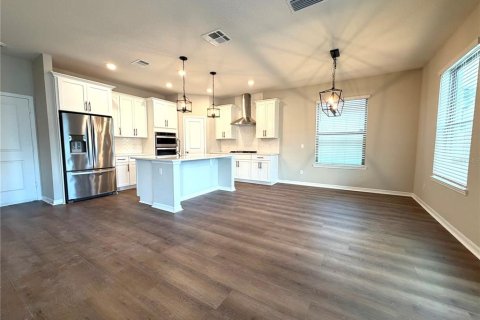 House in Orlando, Florida 4 bedrooms, 178.84 sq.m. № 2414091 - photo 9