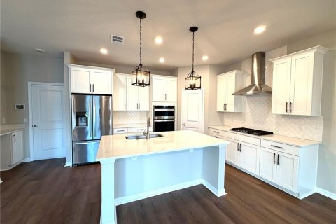 House in Orlando, Florida 4 bedrooms, 178.84 sq.m. № 2414091 - photo 10