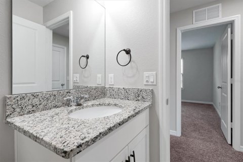 House in Orlando, Florida 4 bedrooms, 178.84 sq.m. № 2414091 - photo 30