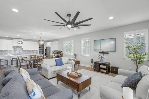 House in Sarasota, Florida 2 bedrooms, 213.3 sq.m. № 2430319 - photo 14