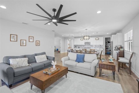 House in Sarasota, Florida 2 bedrooms, 213.3 sq.m. № 2430319 - photo 15