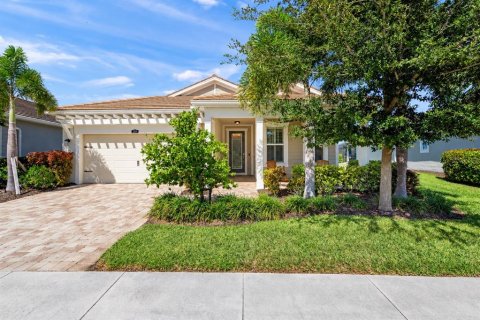 House in Sarasota, Florida 2 bedrooms, 213.3 sq.m. № 2430319