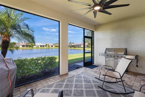 House in Sarasota, Florida 2 bedrooms, 213.3 sq.m. № 2430319 - photo 28