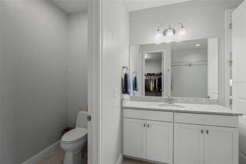 House in Sarasota, Florida 2 bedrooms, 213.3 sq.m. № 2430319 - photo 21