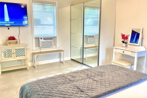 Снять в аренду квартиру в Майами, Флорида 1 спальня, 52.03м2, № 1958343 - фото 3