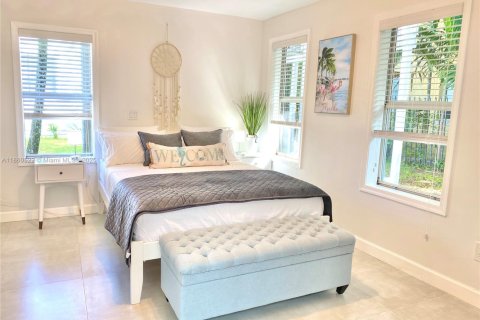 Снять в аренду квартиру в Майами, Флорида 1 спальня, 52.03м2, № 1958343 - фото 1