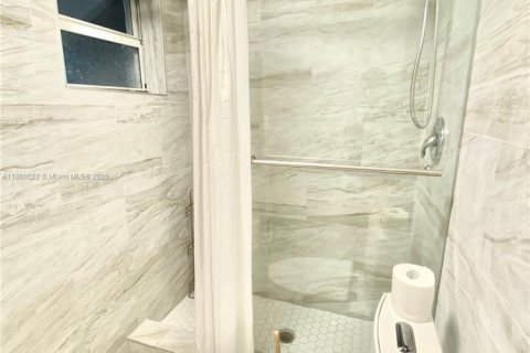 Снять в аренду квартиру в Майами, Флорида 1 спальня, 52.03м2, № 1958343 - фото 7