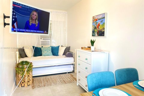 Снять в аренду квартиру в Майами, Флорида 1 спальня, 52.03м2, № 1958343 - фото 8