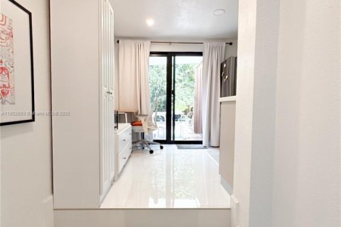 Villa ou maison à louer à Miami, Floride: 3 chambres, 126.53 m2 № 1859209 - photo 24