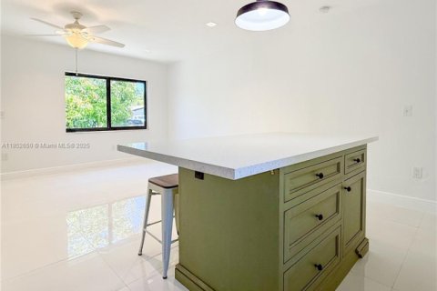 Villa ou maison à louer à Miami, Floride: 3 chambres, 126.53 m2 № 1859209 - photo 14
