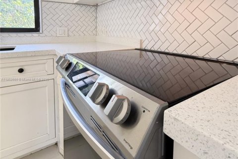 Villa ou maison à louer à Miami, Floride: 3 chambres, 126.53 m2 № 1859209 - photo 6