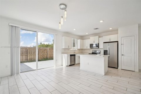Touwnhouse à vendre à Homestead, Floride: 4 chambres, 127.65 m2 № 2189012 - photo 7