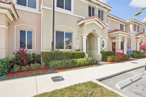 Touwnhouse à vendre à Homestead, Floride: 4 chambres, 127.65 m2 № 2189012 - photo 2