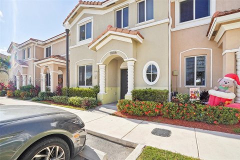 Touwnhouse à vendre à Homestead, Floride: 4 chambres, 127.65 m2 № 2189012 - photo 3