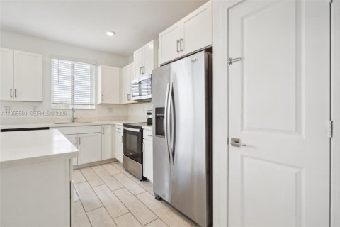 Touwnhouse à vendre à Homestead, Floride: 4 chambres, 127.65 m2 № 2189012 - photo 12