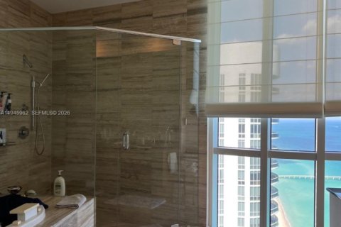 Copropriété à louer à Sunny Isles Beach, Floride: 3 chambres, 272.02 m2 № 2336014 - photo 7