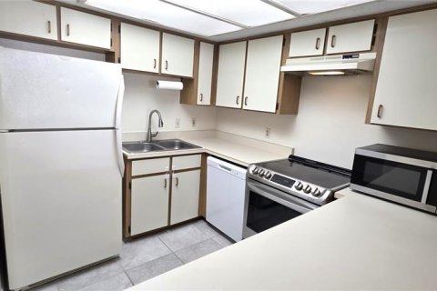 Touwnhouse à louer à Port Orange, Floride: 2 chambres, 117.34 m2 № 2378239 - photo 8