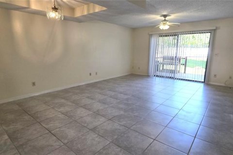 Touwnhouse à louer à Port Orange, Floride: 2 chambres, 117.34 m2 № 2378239 - photo 9