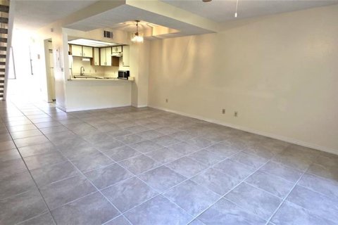 Touwnhouse à louer à Port Orange, Floride: 2 chambres, 117.34 m2 № 2378239 - photo 11