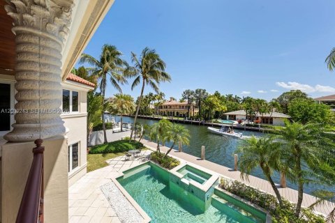 House in Fort Lauderdale, Florida 5 bedrooms, 568 sq.m. № 2075699 - photo 16