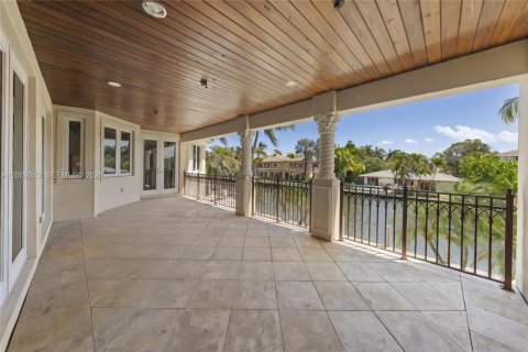 House in Fort Lauderdale, Florida 5 bedrooms, 568 sq.m. № 2075699 - photo 30