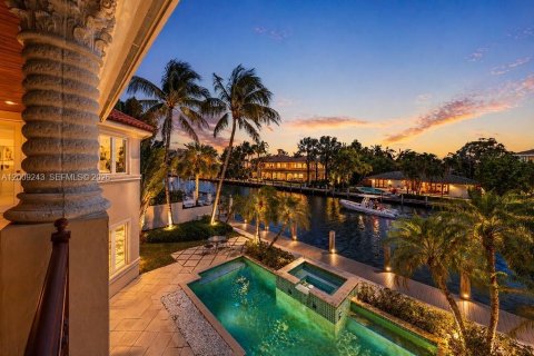 House in Fort Lauderdale, Florida 5 bedrooms, 568 sq.m. № 2075699 - photo 2