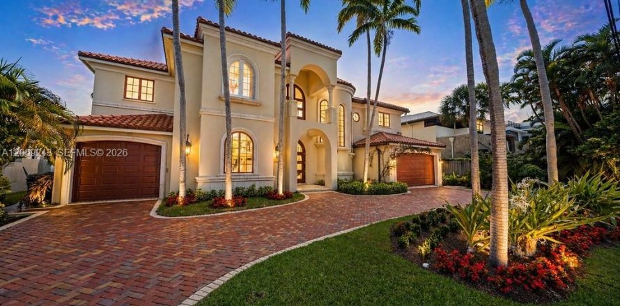 House in Fort Lauderdale, Florida 5 bedrooms, 568 sq.m. № 2075699