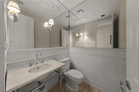 House in Fort Lauderdale, Florida 5 bedrooms, 568 sq.m. № 2075699 - photo 24
