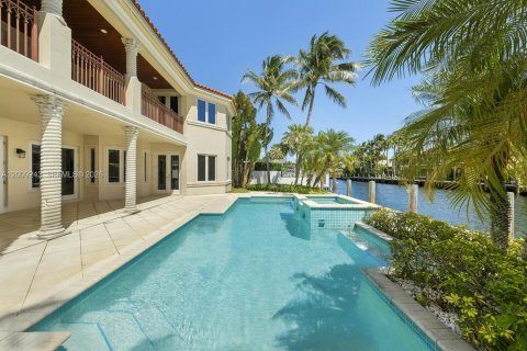 House in Fort Lauderdale, Florida 5 bedrooms, 568 sq.m. № 2075699 - photo 7