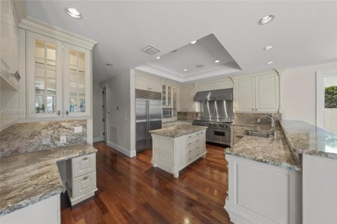 House in Fort Lauderdale, Florida 5 bedrooms, 568 sq.m. № 2075699 - photo 18