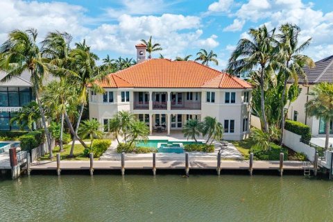 House in Fort Lauderdale, Florida 5 bedrooms, 568 sq.m. № 2075699 - photo 3