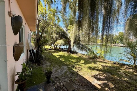 Купить кондоминиум в Майами-Бич, Флорида 2 спальни, 82.68м2, № 2002309 - фото 14