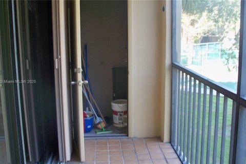 Condo in Miami, Florida, 3 bedrooms  № 1770417 - photo 11