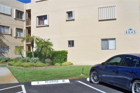 Condo in Miami, Florida, 3 bedrooms  № 1770417 - photo 24