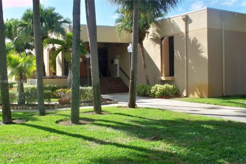 Condo in Miami, Florida, 3 bedrooms  № 1770417 - photo 12
