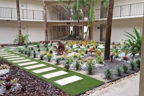 Condo in Miami, Florida, 3 bedrooms  № 1770417 - photo 26