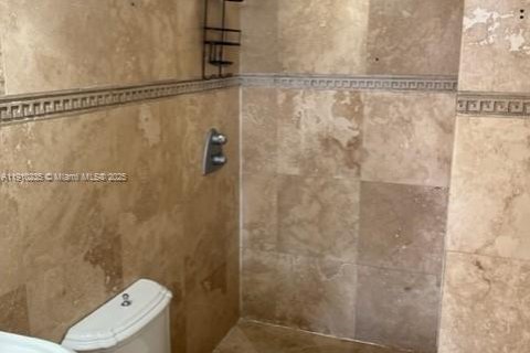 Condo in Miami Beach, Florida, 2 bedrooms  № 2039269 - photo 12