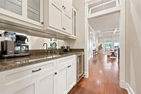 House in Newberry, Florida 4 bedrooms, 408.03 sq.m. № 2224893 - photo 6