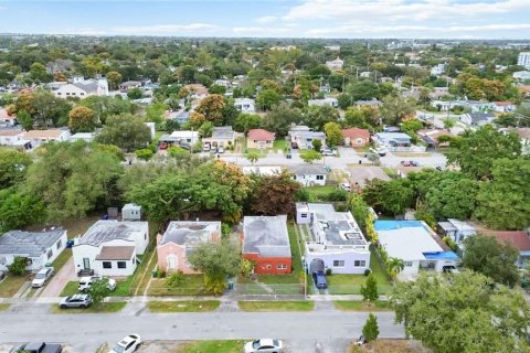 Casa en venta en Miami, Florida, 4 dormitorios, 120.77 m2 № 1578219 - foto 9