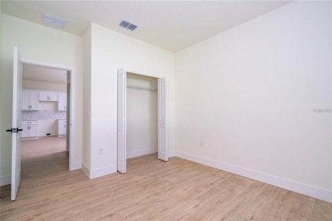 Casa en venta en Apopka, Florida, 4 dormitorios, 150.69 m2 № 1903563 - foto 11